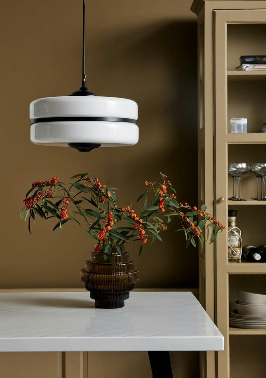 RILLA - Vase en verre marron H16cm