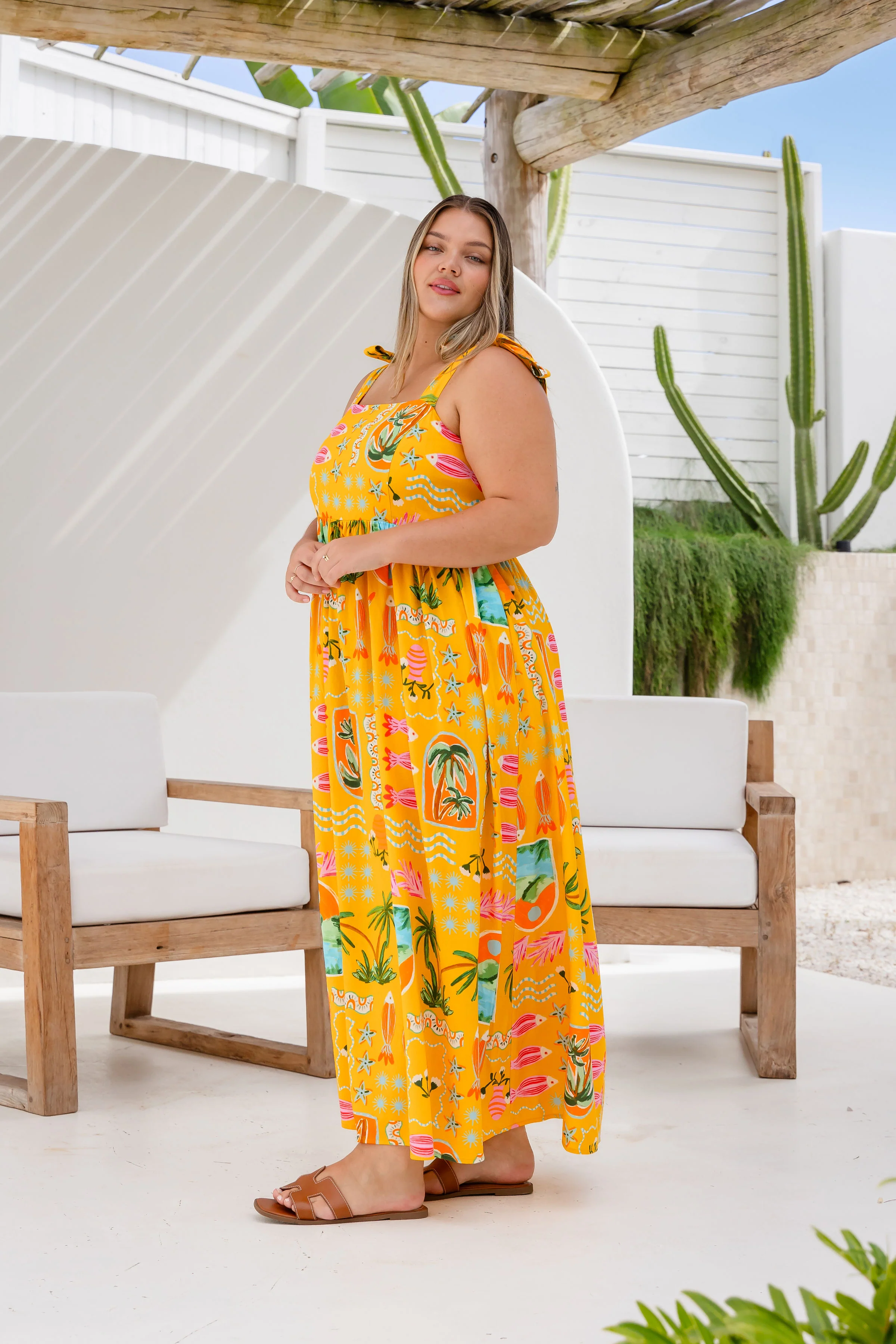 Juno Linen Blend Maxi Dress in Star Fish Fiesta