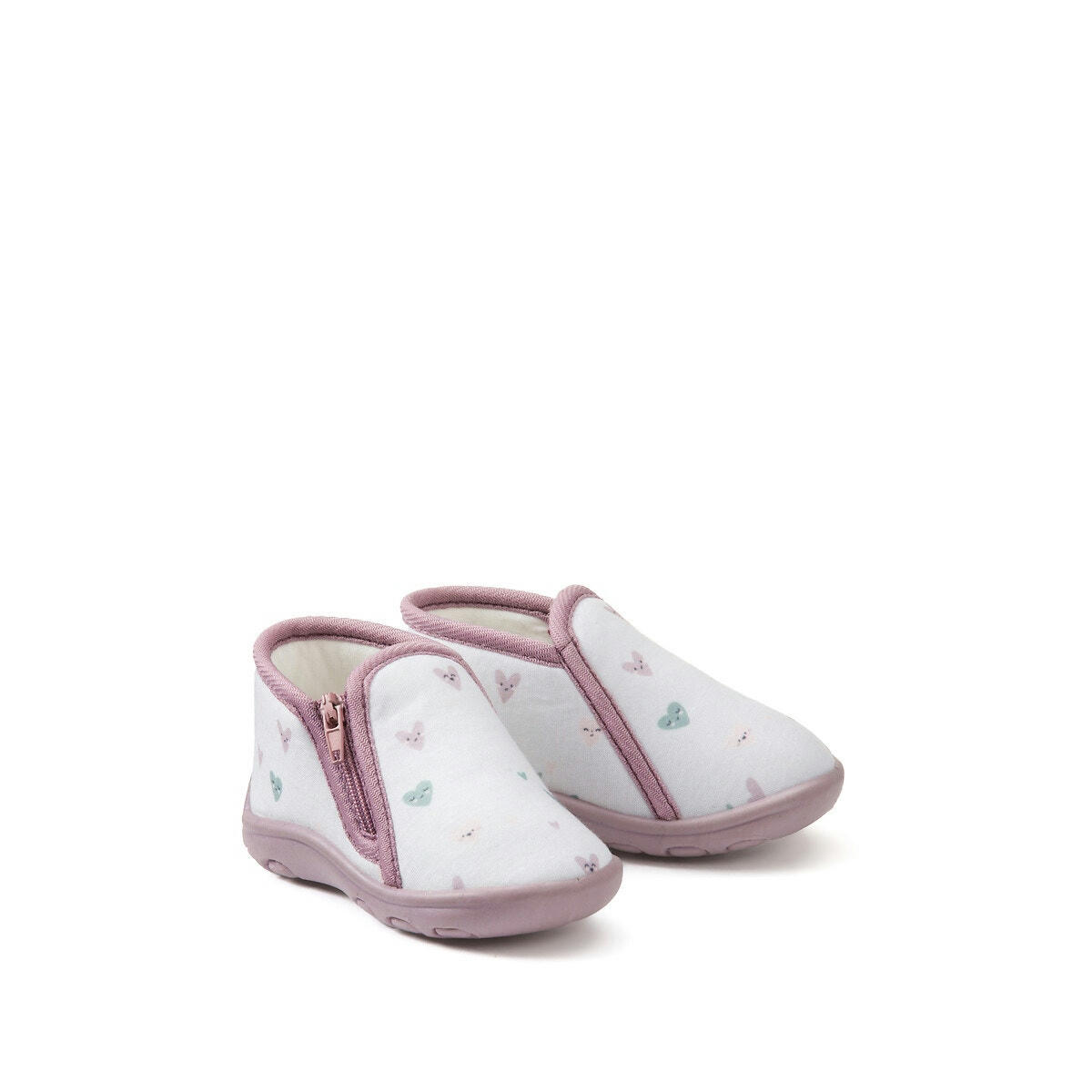 Chaussons zippés, motif coeurs