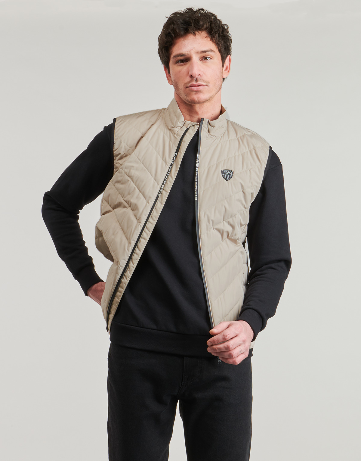 Emporio Armani EA7 - TRAIN PREMIUM SHIELD DOWN LIGHT VEST 8NPQ02 - Taupe