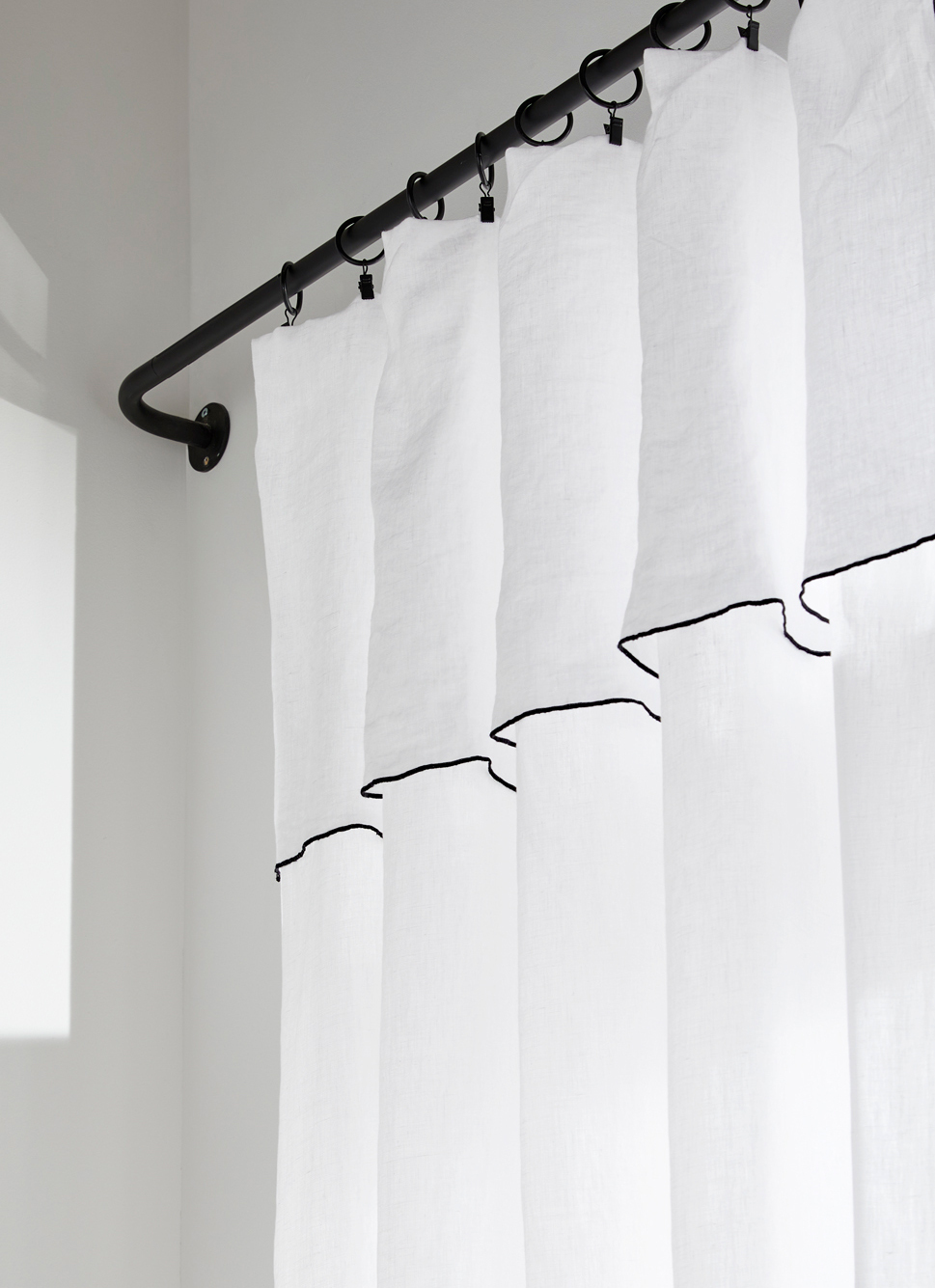 RIDEAU EN LIN LAVÉ BOURDON GRANDE HAUTEUR BLANC