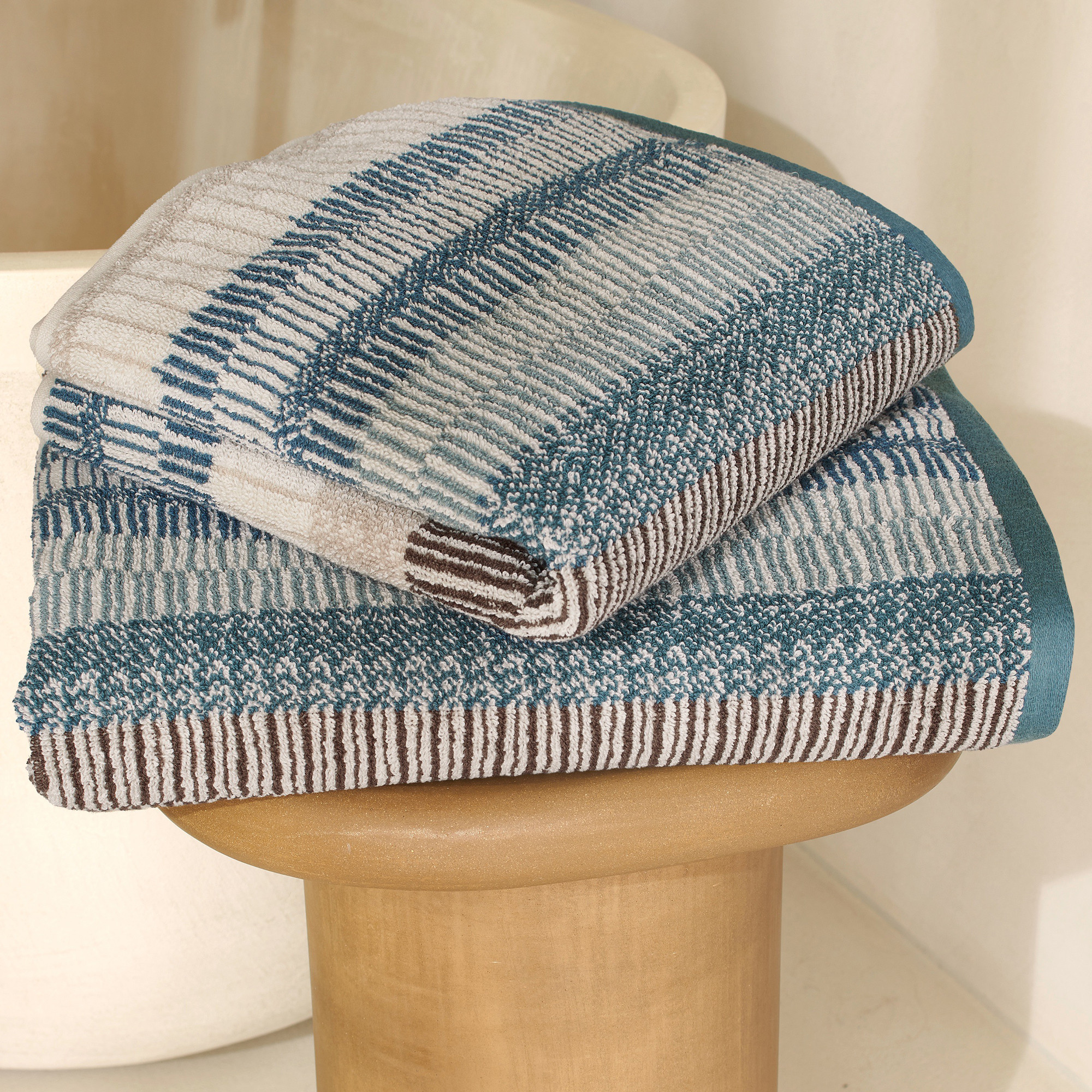 Serviette de bain jacquard rayéAssemblage