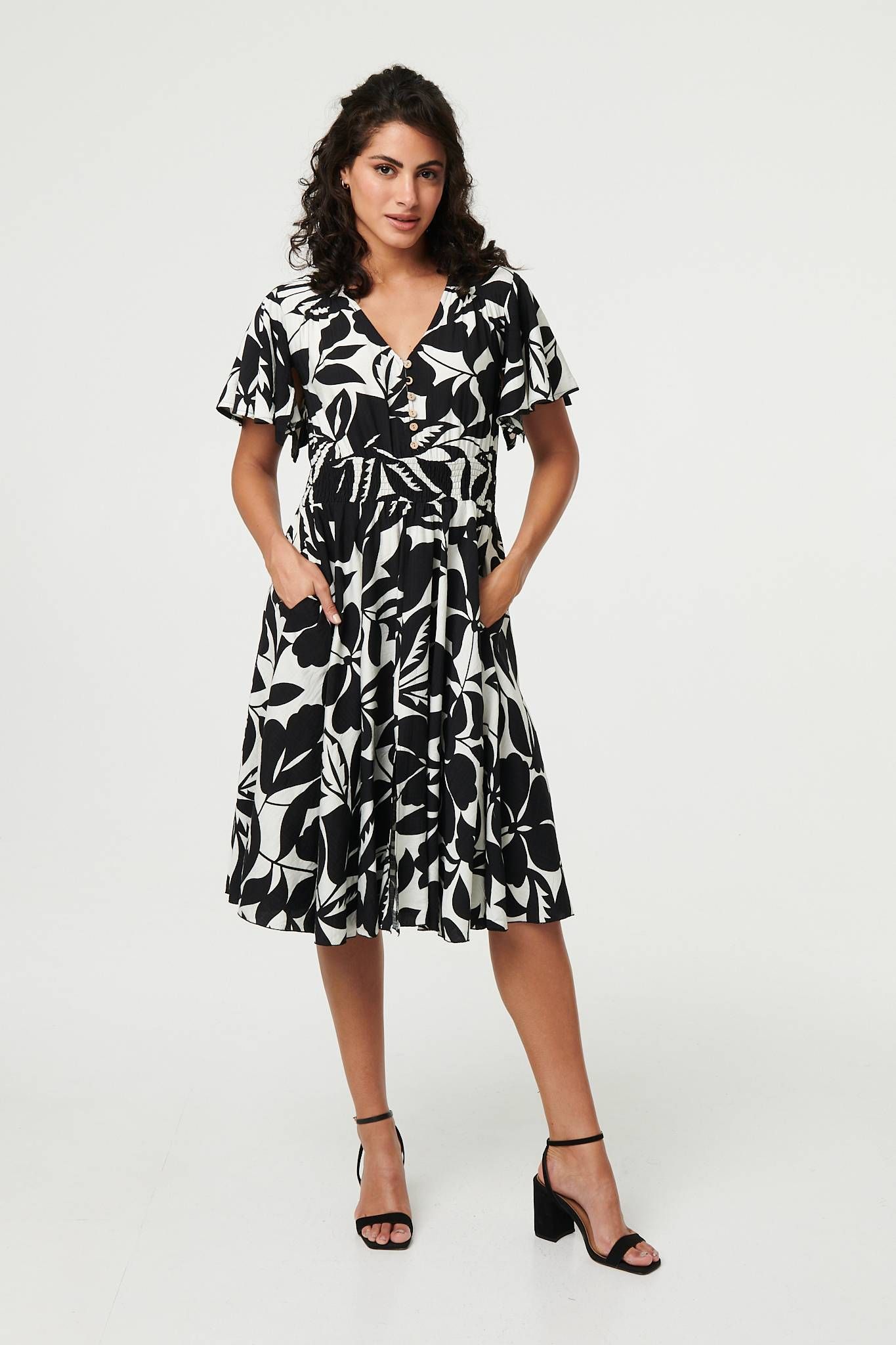 Izabel London Leaf Print Tie Waist Knee Length Dress