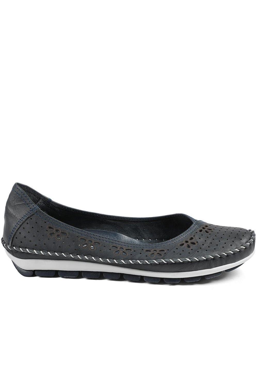 Pavers Breathable All Leather Grippy Pumps