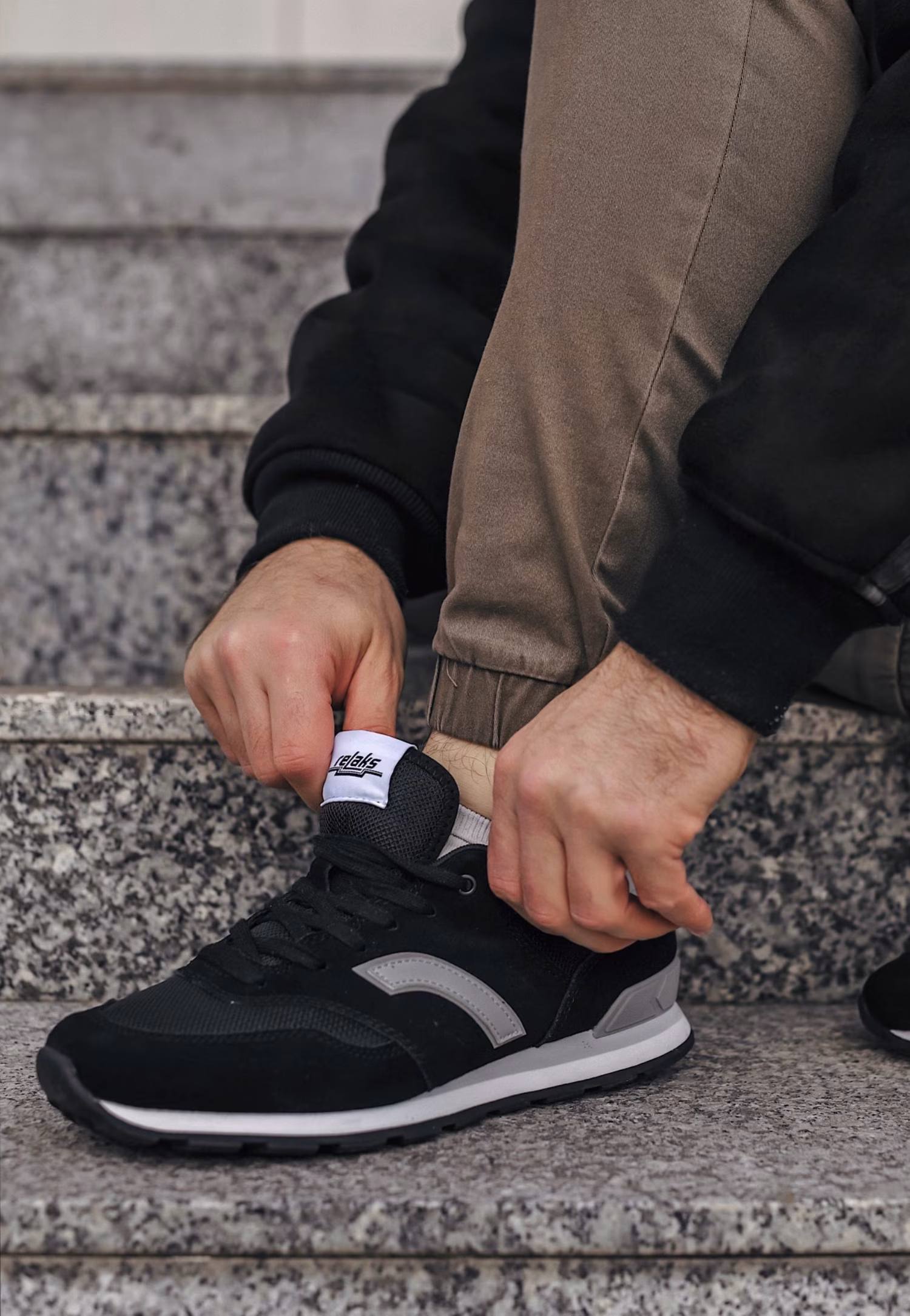 Czarne sportowe sneakersy RELAKS