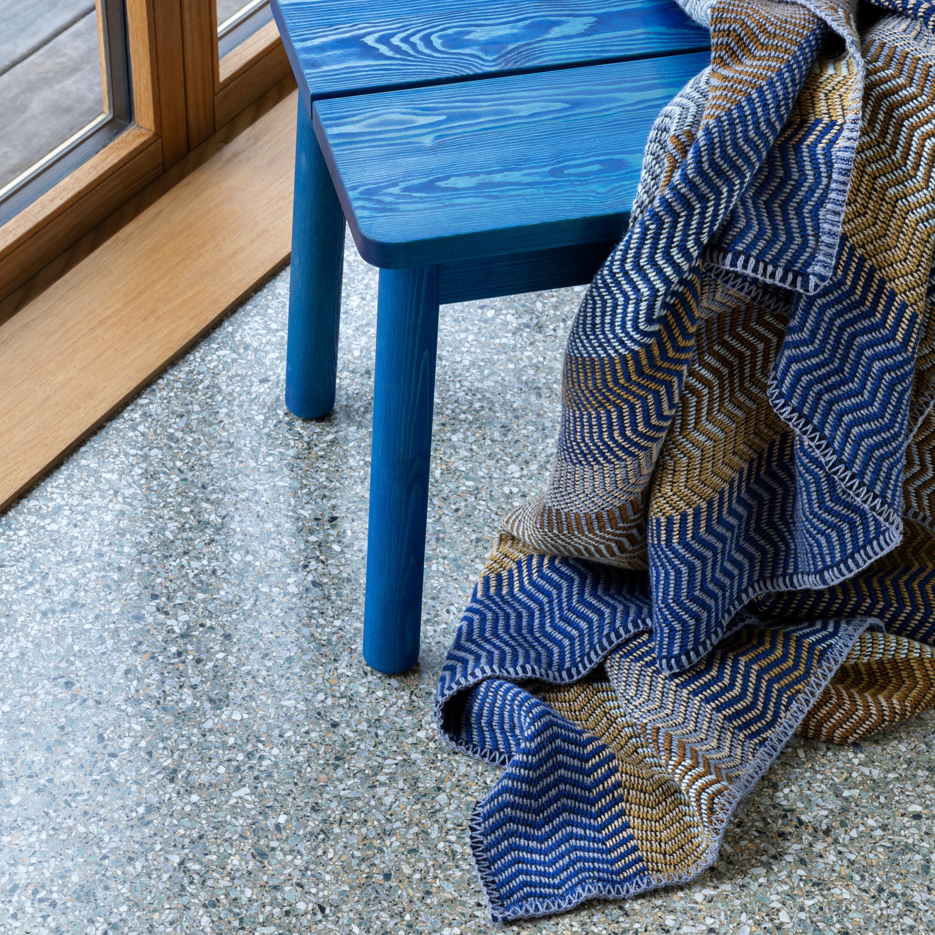 Røros Tweed Fri Plaid - November View