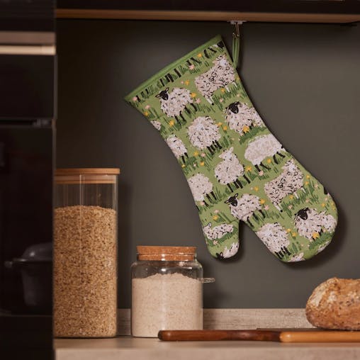 Ulster Weavers Gauntlet Oven Glove Woolly Sheep | 37 x 20cm