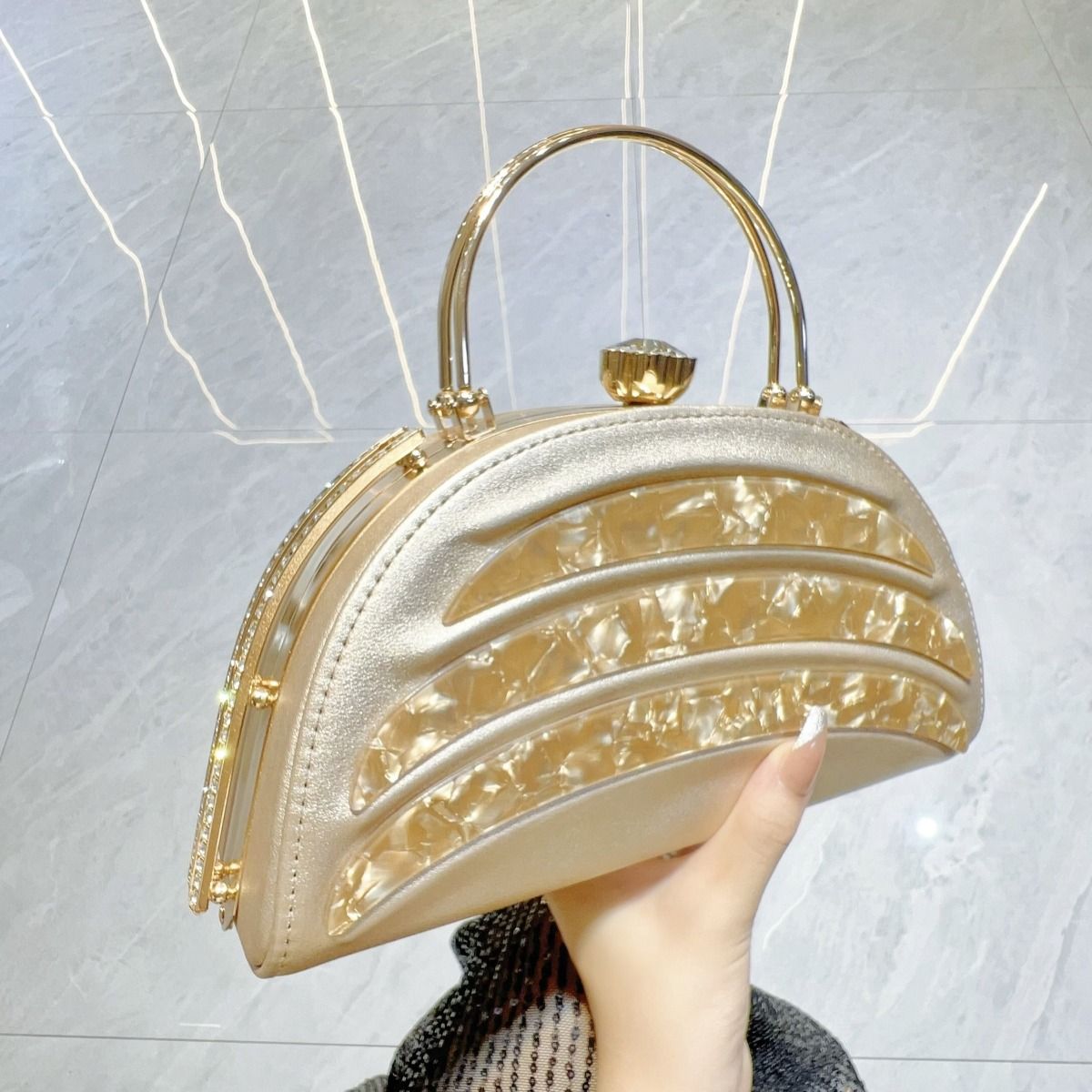 PEACH ACCESSORIES Arc Evening Bag with Handle and Crystal Clasp