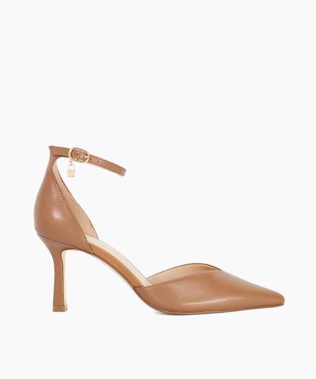 Clarabelle Caramel - Pointed-Toe Heeled Courts