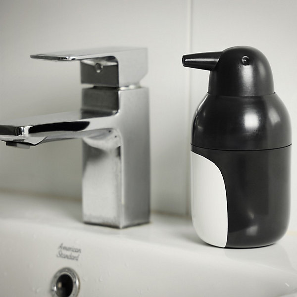 Distributeur de savon liquide Penguin en Plastique - Qualy