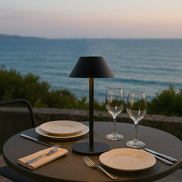 Lampe de table solaire NERIO SMALL en acier noir H31cm