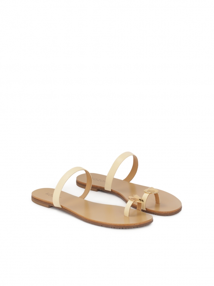 Flat slides with heart on finger strap