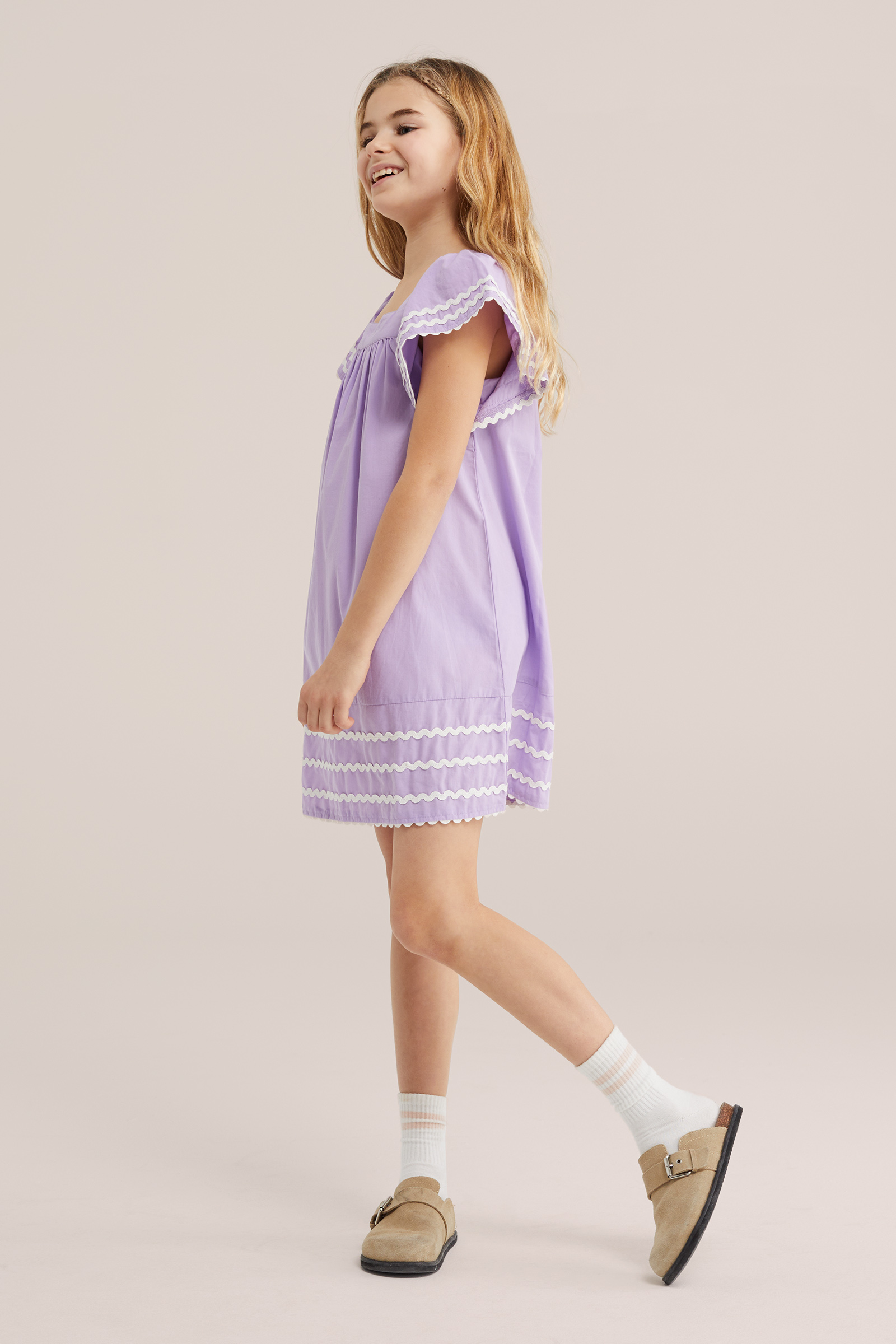 Meisjes jurk met embroideries