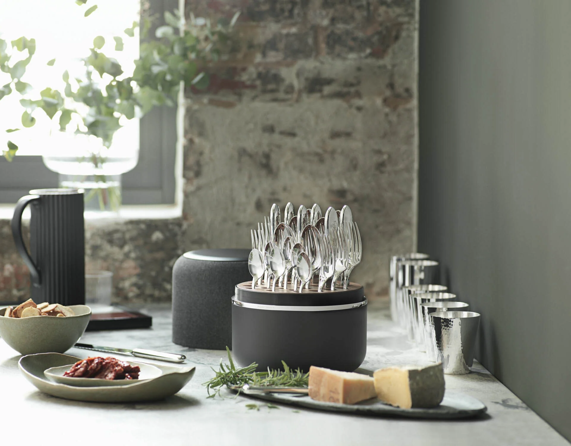 Handgefertigtes hochglanzpoliertes Besteck-Set Spaten in Box, 6 Personen, 24er-Set