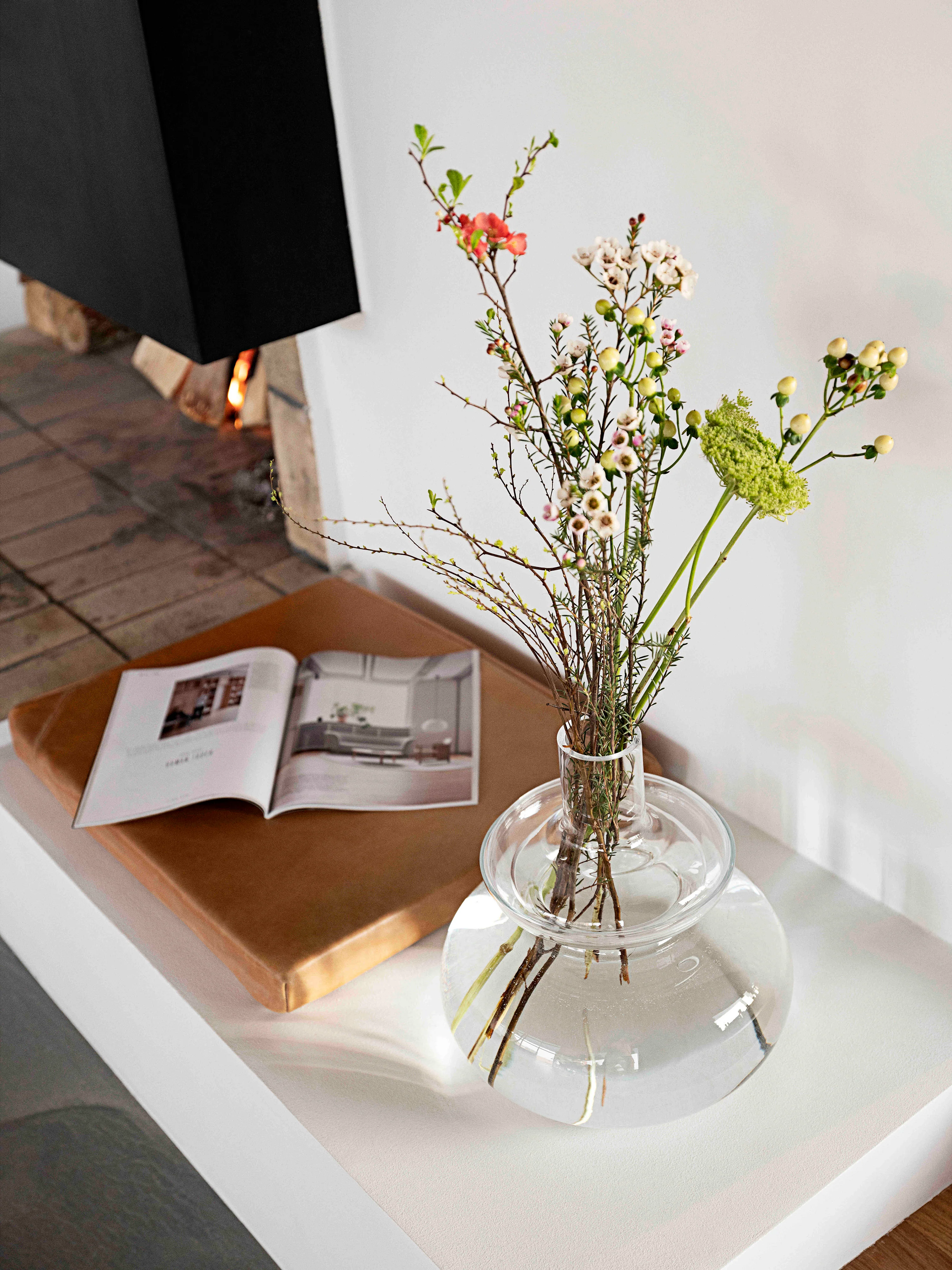 Kleine mundgeblasene Vase Inu Pure Clear