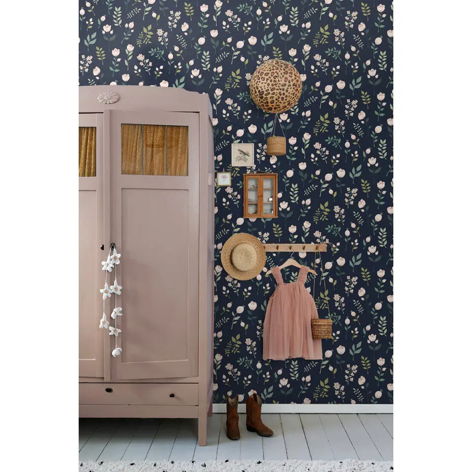ESTAhome behang bloemen donkerblauw, roze en groen - 53 cm x 10.05 m