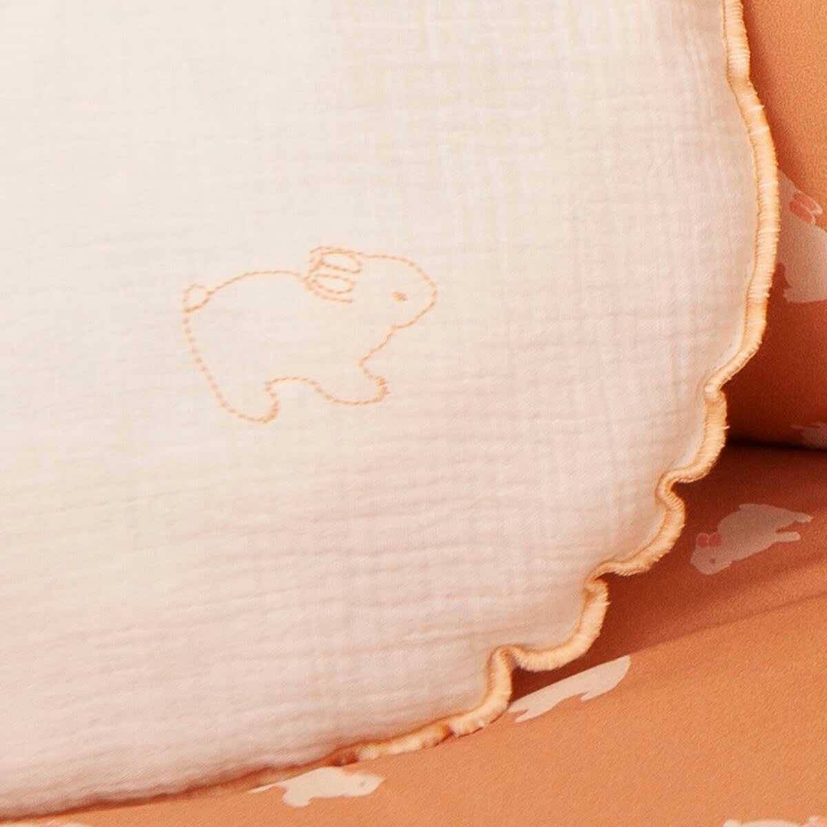 BARNA - Coussin rond lapins broderie orange