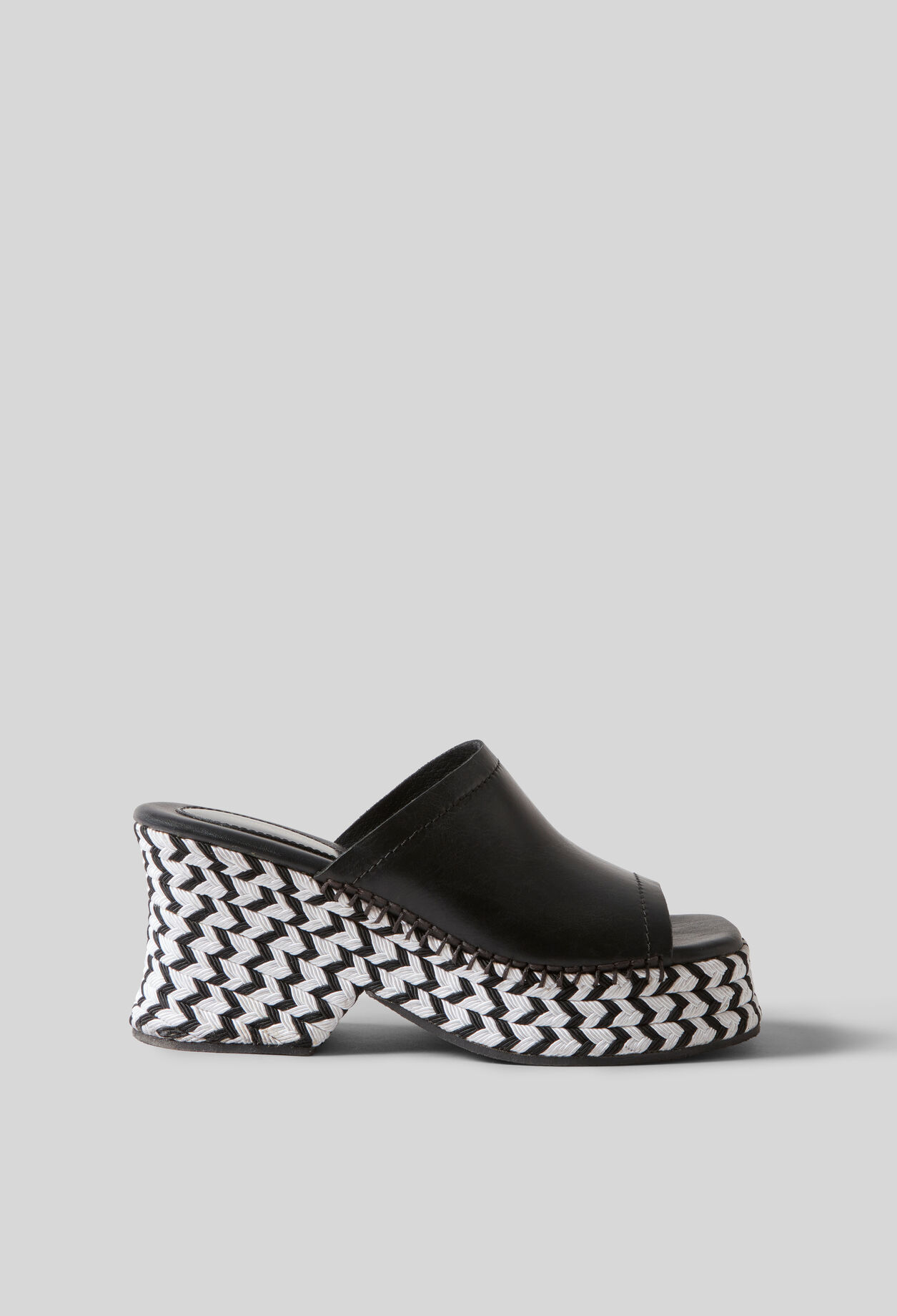 Mules tressées bicolores