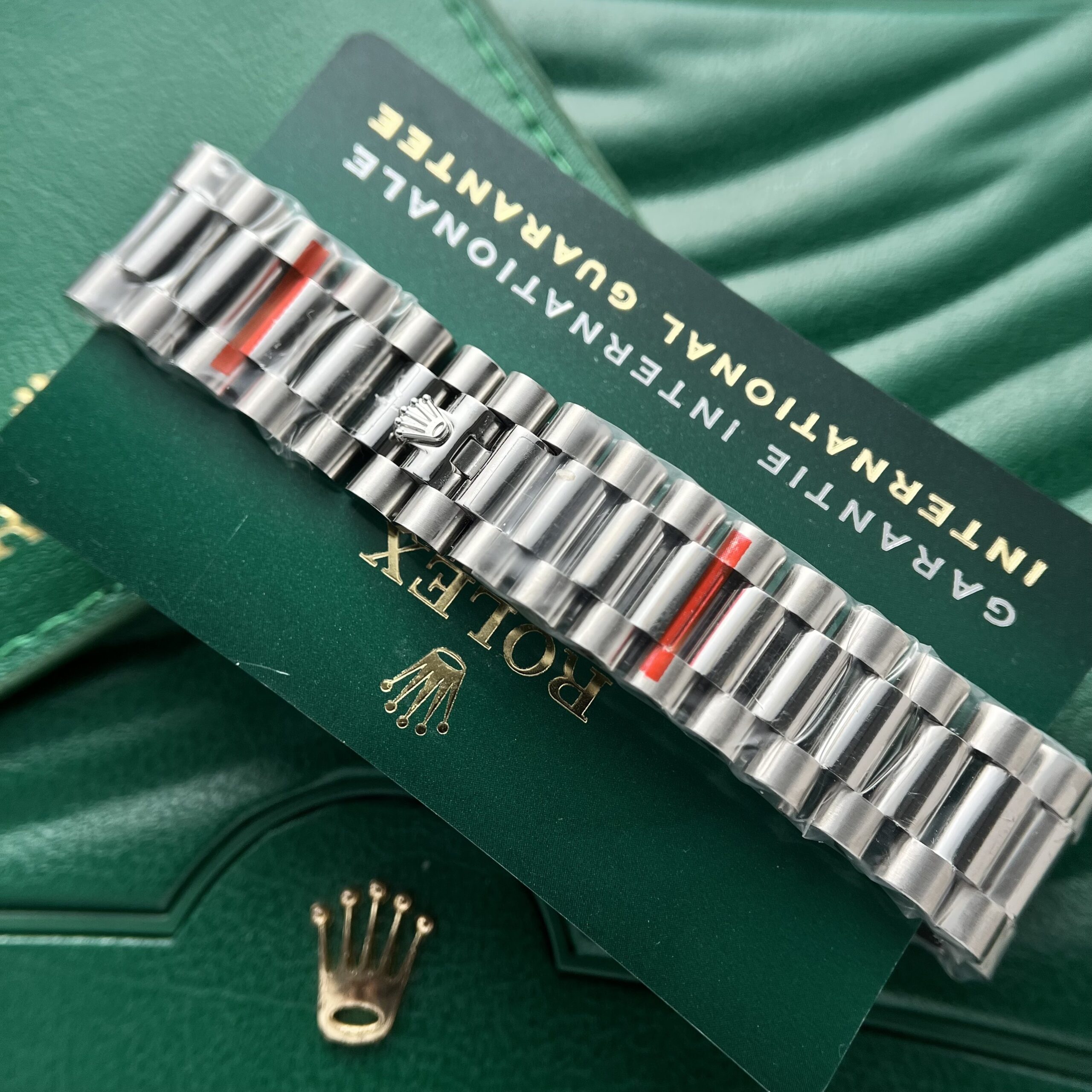 Rolex Day-Date 316L Steel Dark MOP Dial CZ Diamonds 40mm AAA Replica