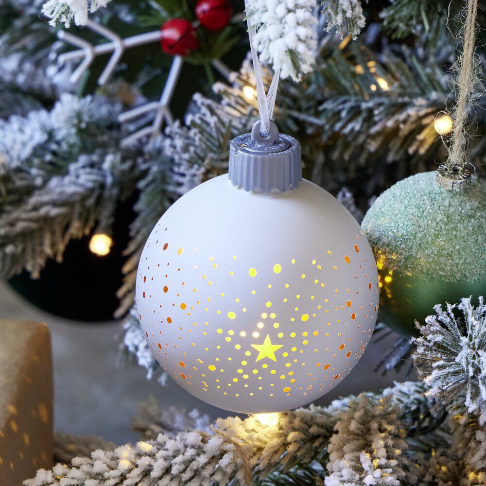 Boule de No&euml;l lumineuse motif ajouré verre blanc 1LED Ø8cm