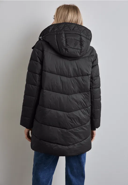 Jacke mit abnehmbarer Kapuze