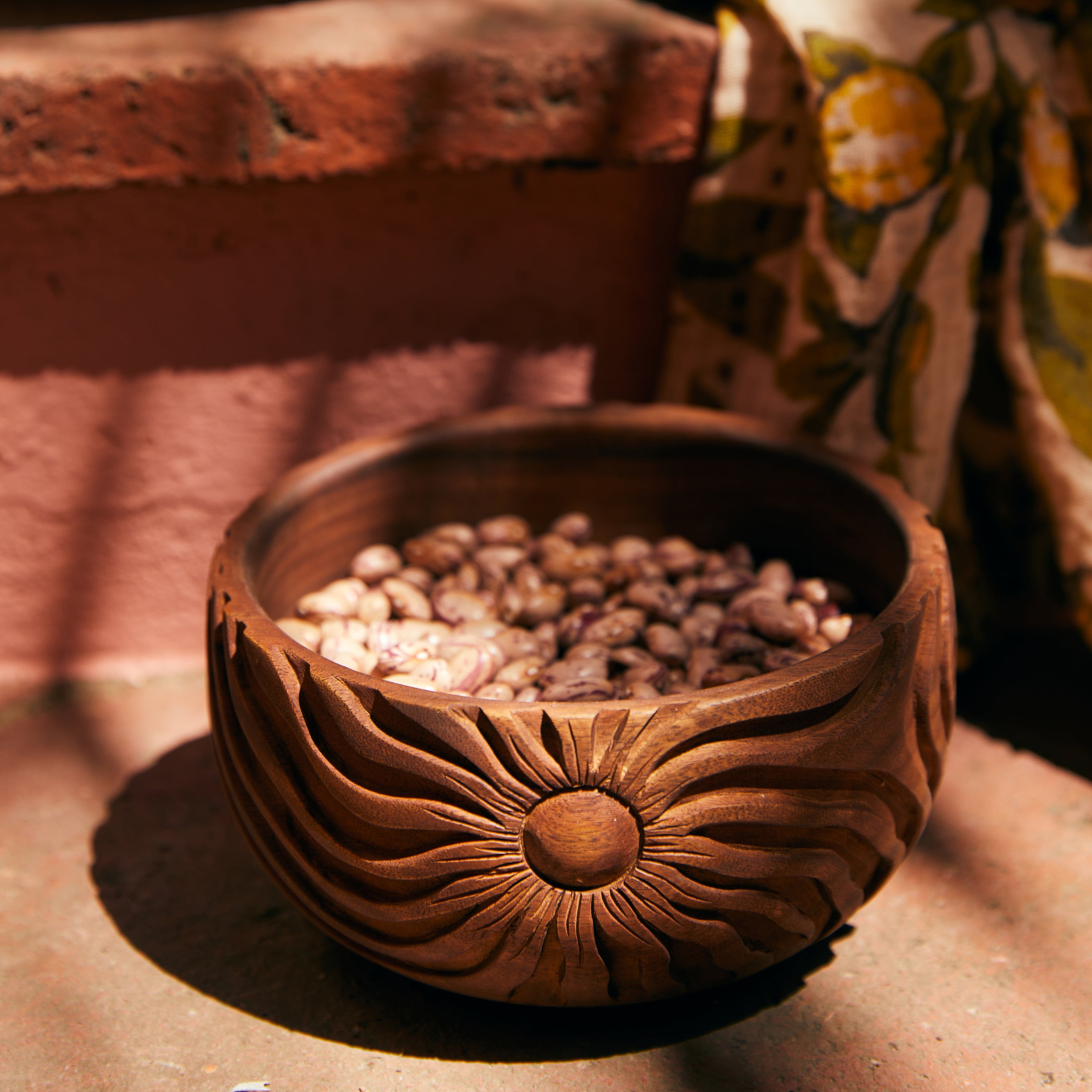 HKliving Hand Carved Kom – M