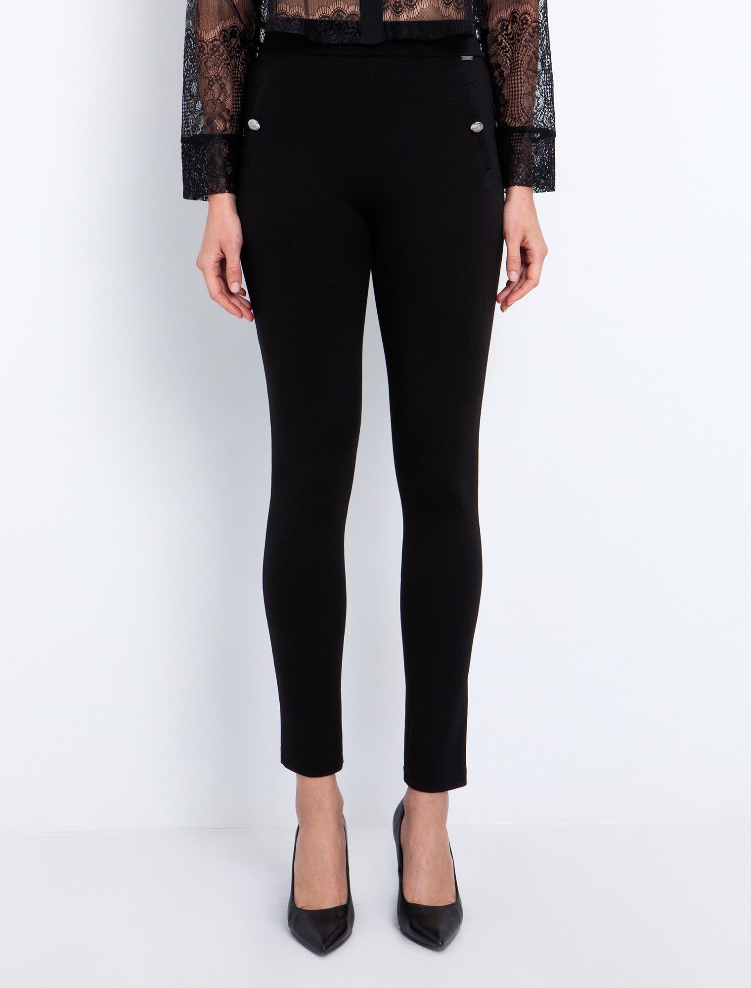 Ελαστικό παντελόνι με κουμπιά