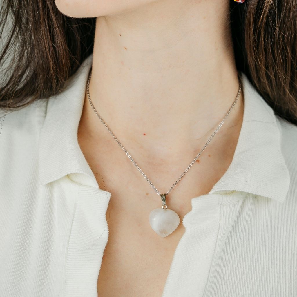 The Colourful Aura White Amazonite Green Rose Quartz Crystal Heart Shape Pendant Necklace