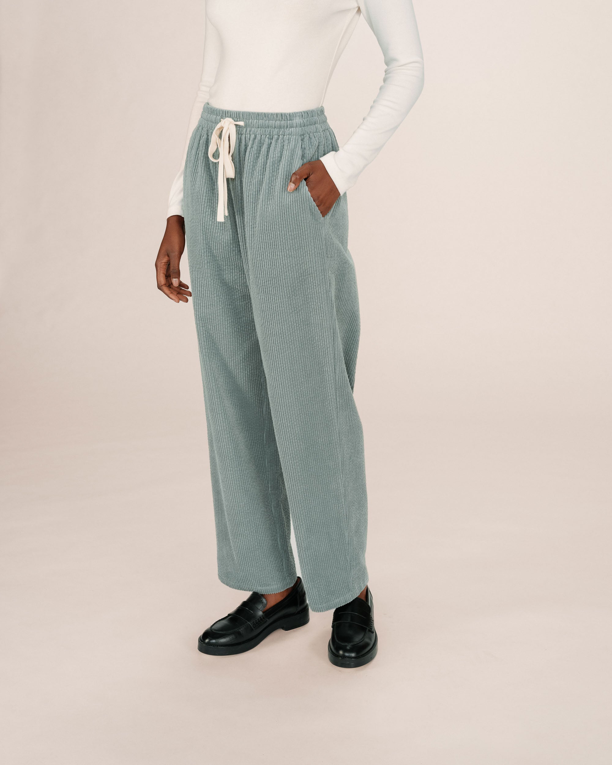 Pantalon large velours sauge Liberty