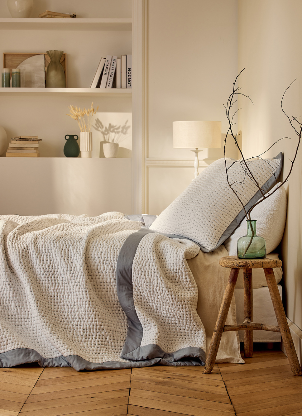 COUVRE-LIT PIQUÉ DE COTON FINITION SATIN DE COTON GRIS GLACIER