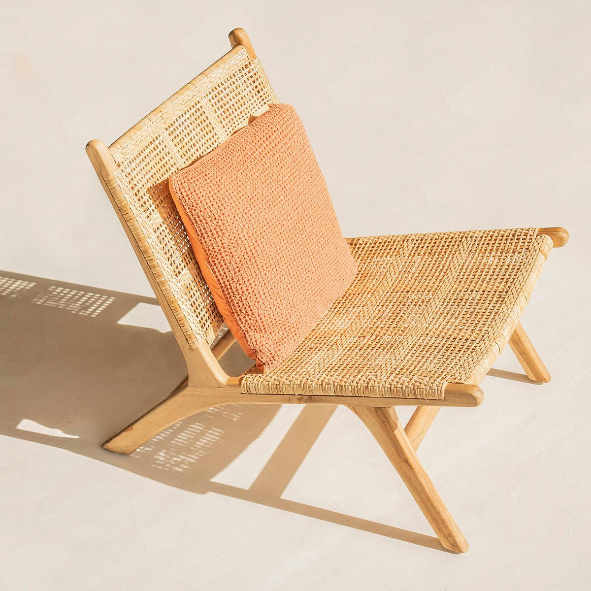 WASI - Fauteuil en teck et canne de rotin tressée