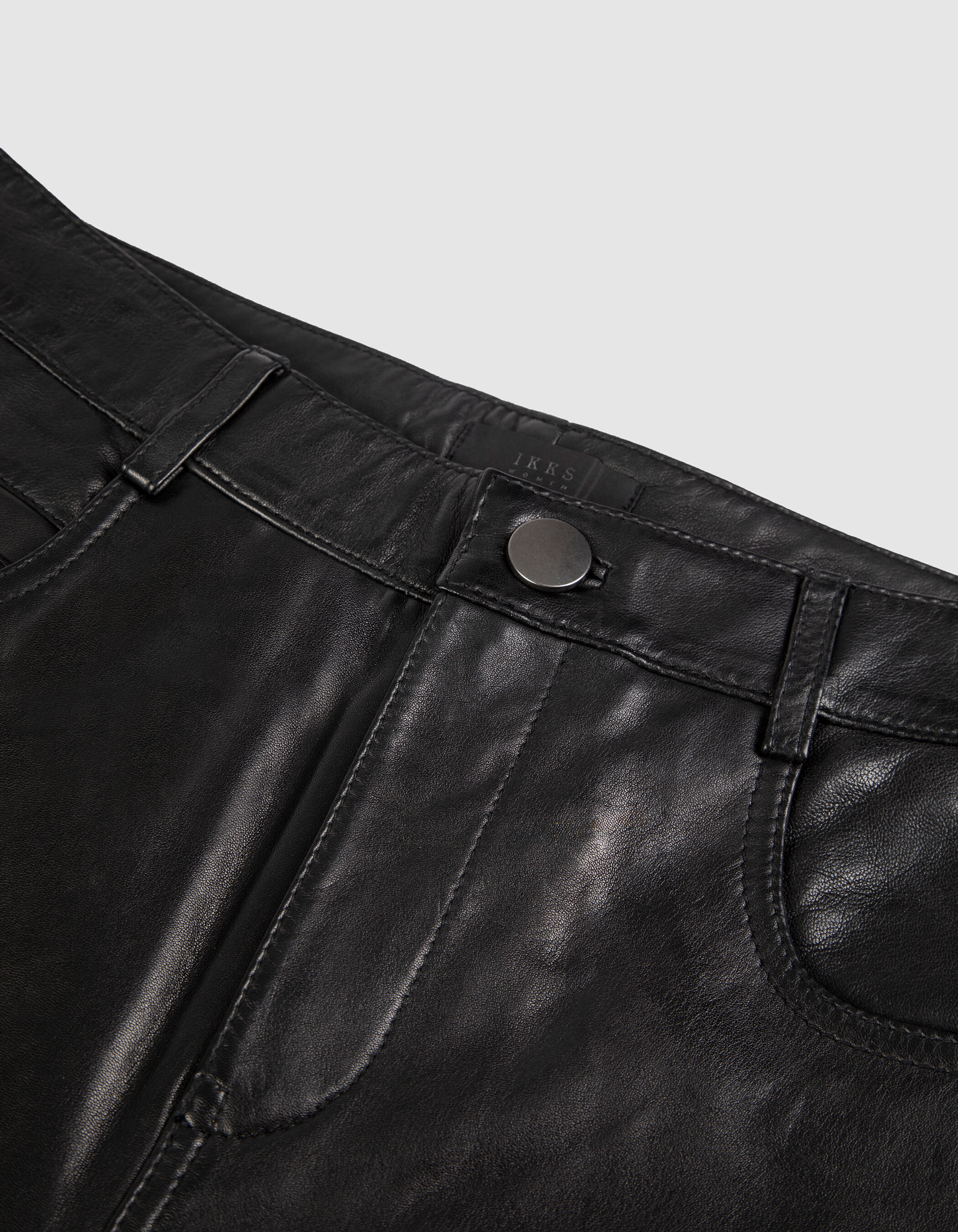Pantalon en cuir noir coupe jean Femme
