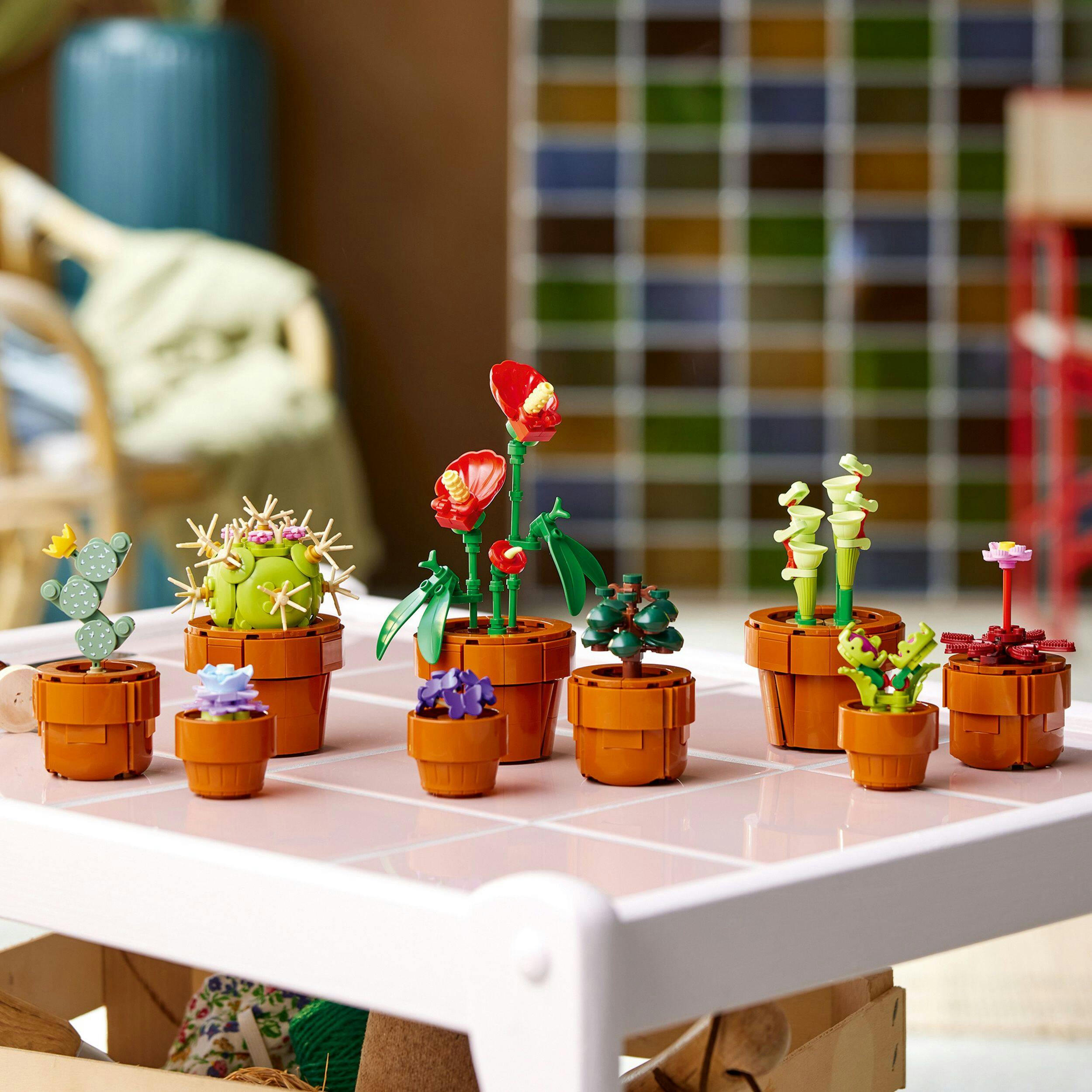 LEGO® Icons Tiny Plants - 10329