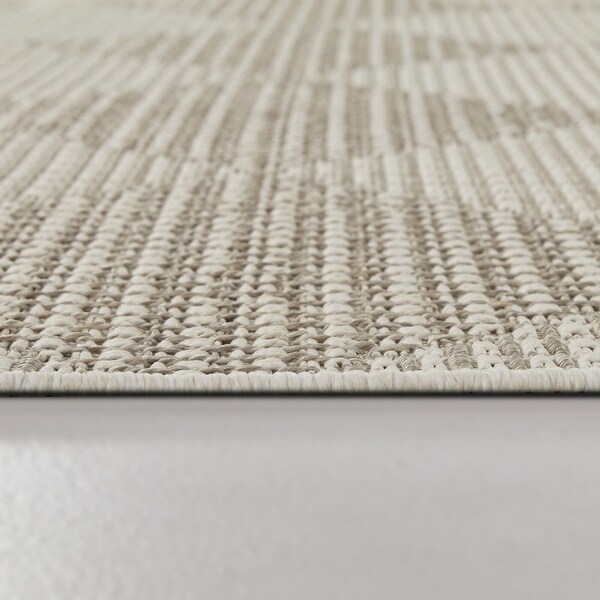 Bisset Checkered Textured Indoor/Outdoor Area Rug