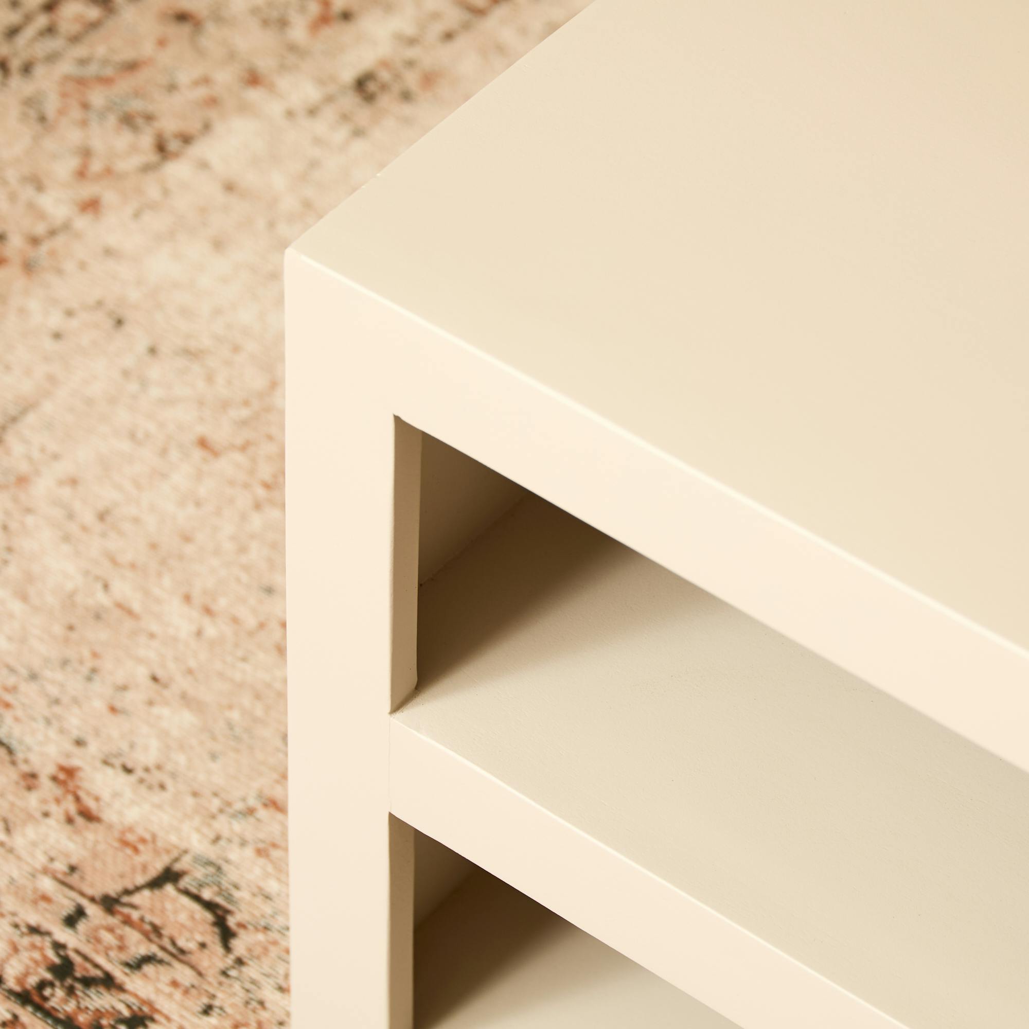 Table basse carrée bois sable avec rangement MONTARO
