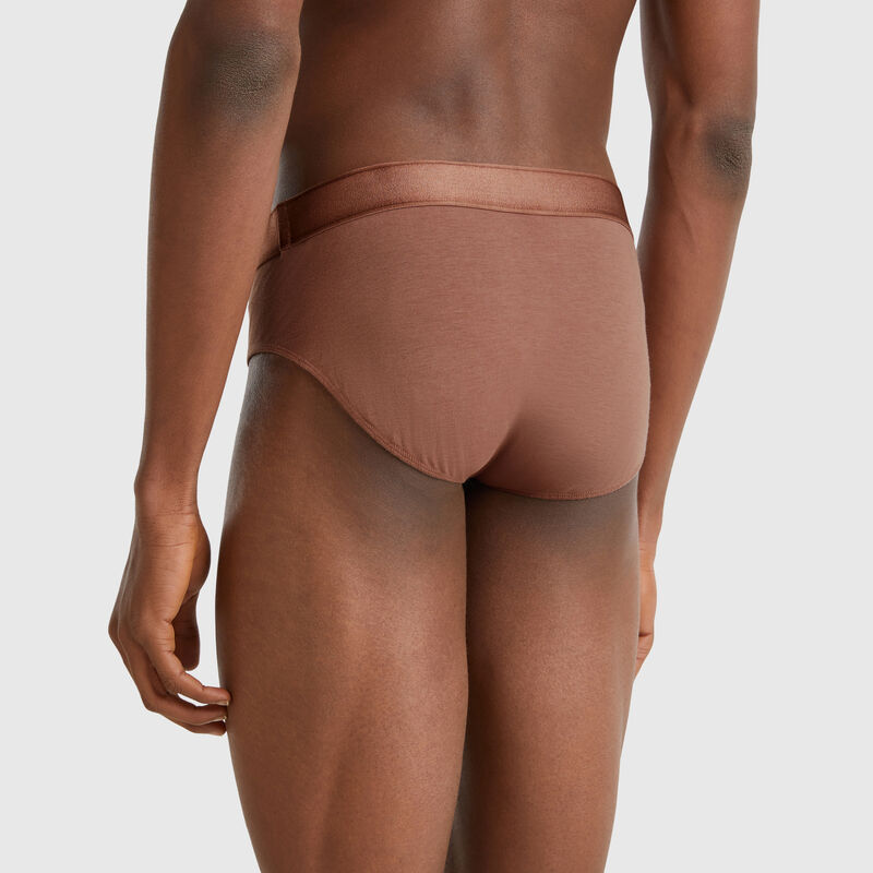 Briefs in cotton blend