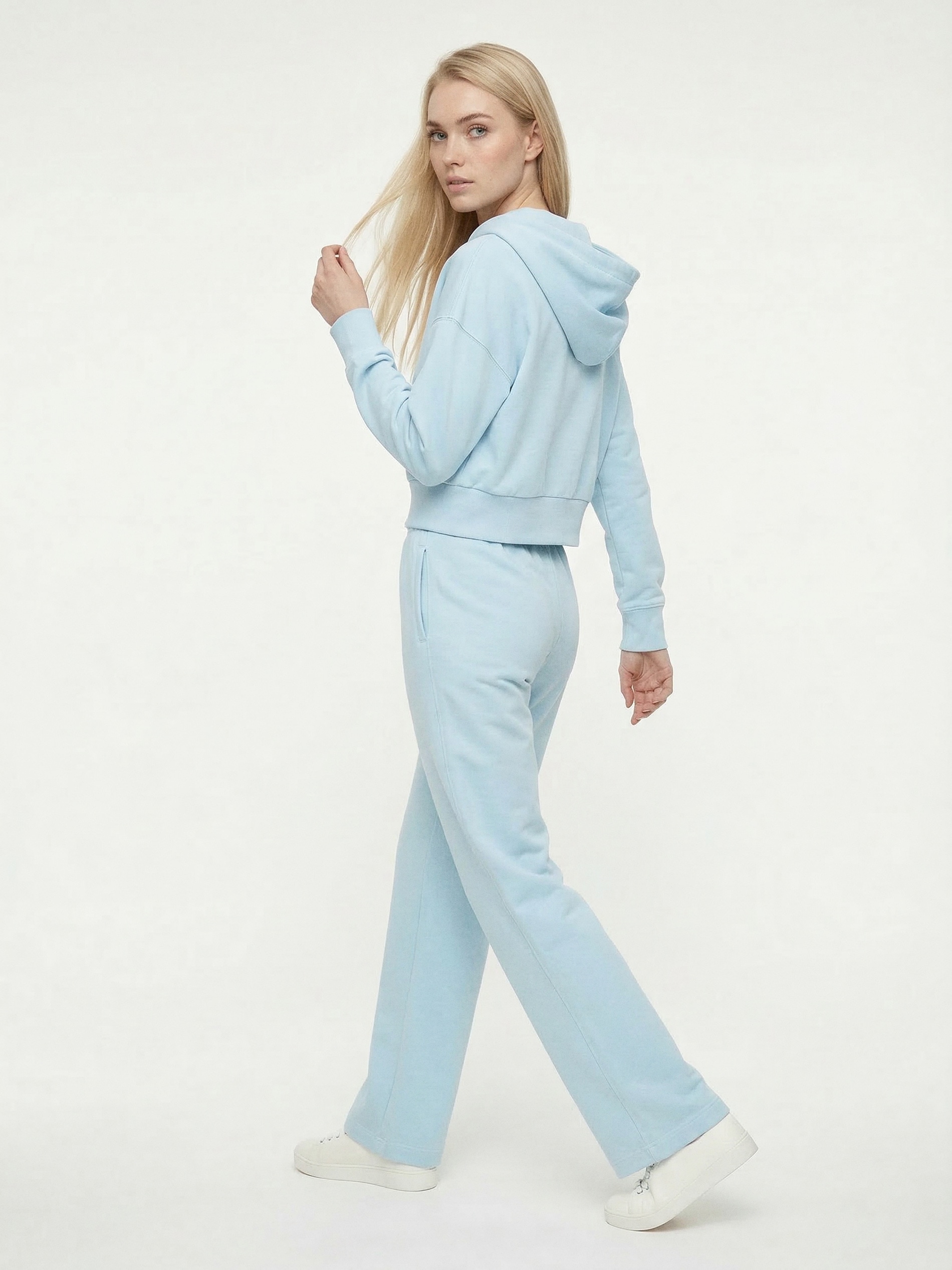 Rozpinana bluza z kapturem