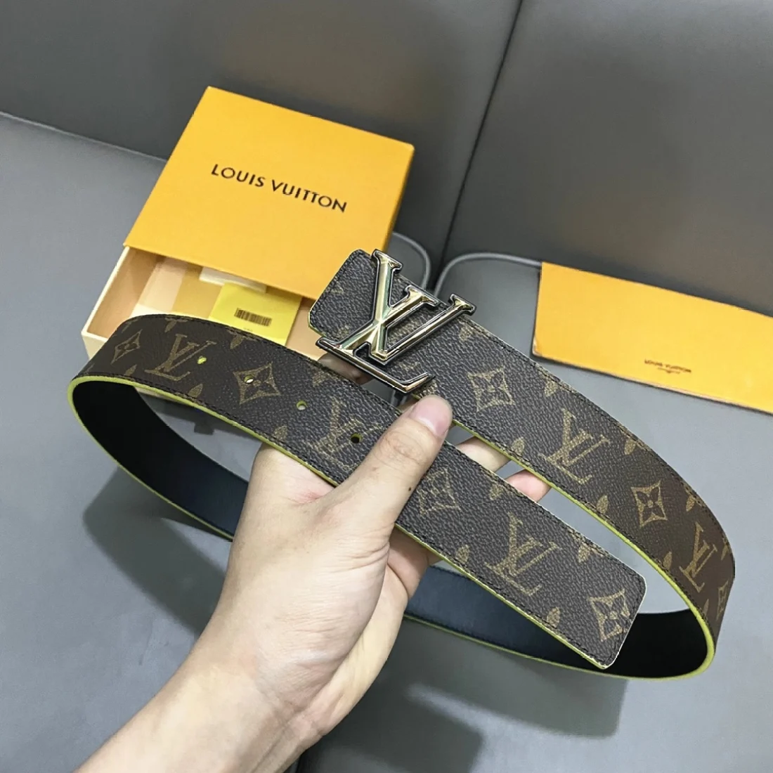 Lv  Pyrmide Truck L Men's Belts Width: 40mm