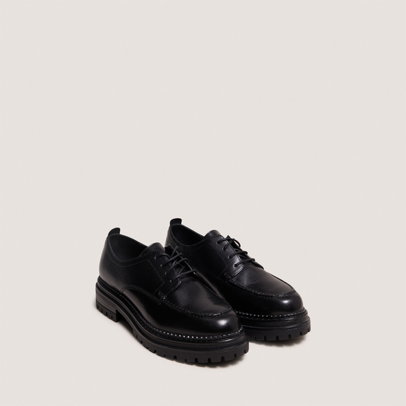Derbies à semelles crantéesen cuir noir | ADALOU