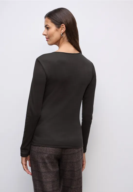 Shirt mit Herzausschnitt