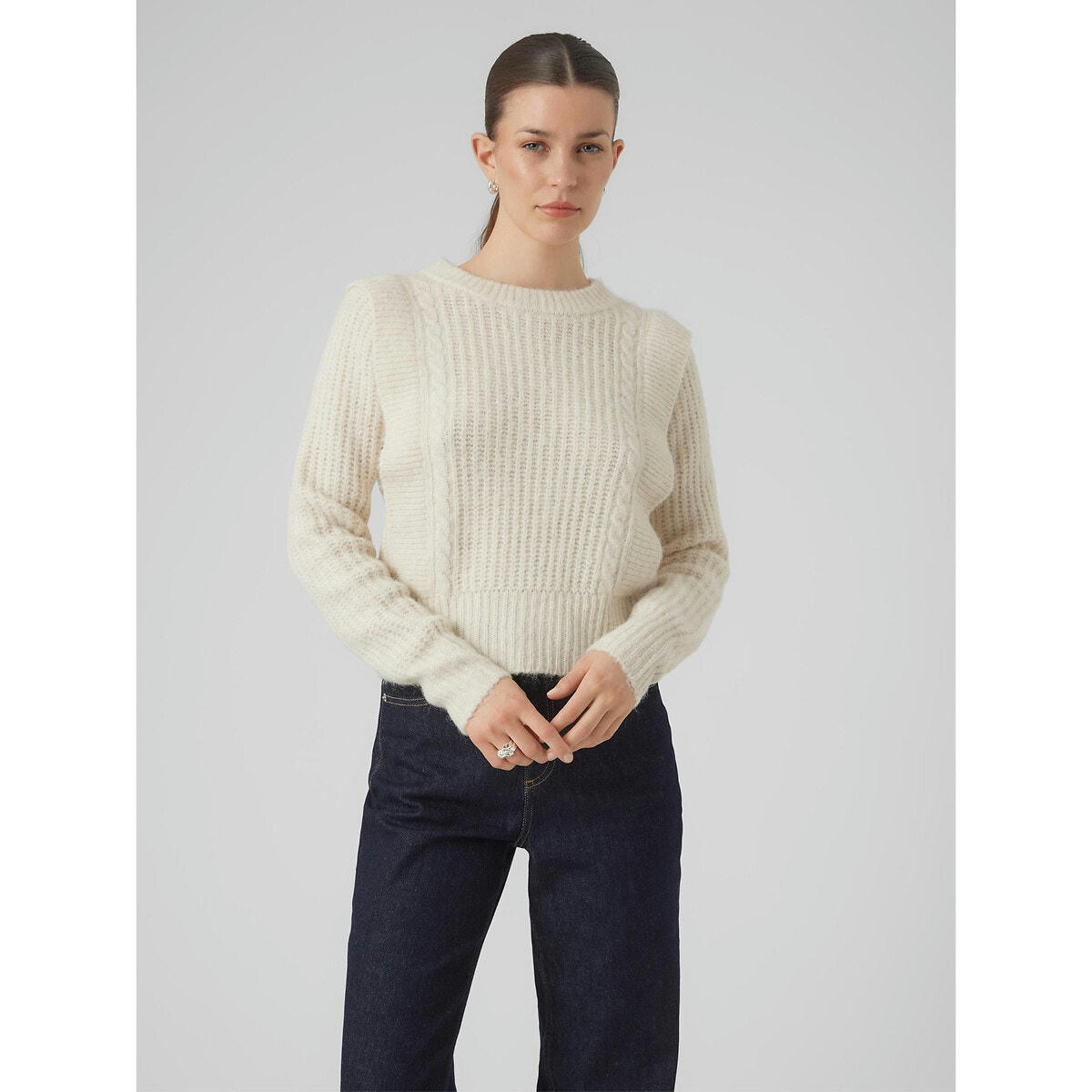Pull court, détails épaules