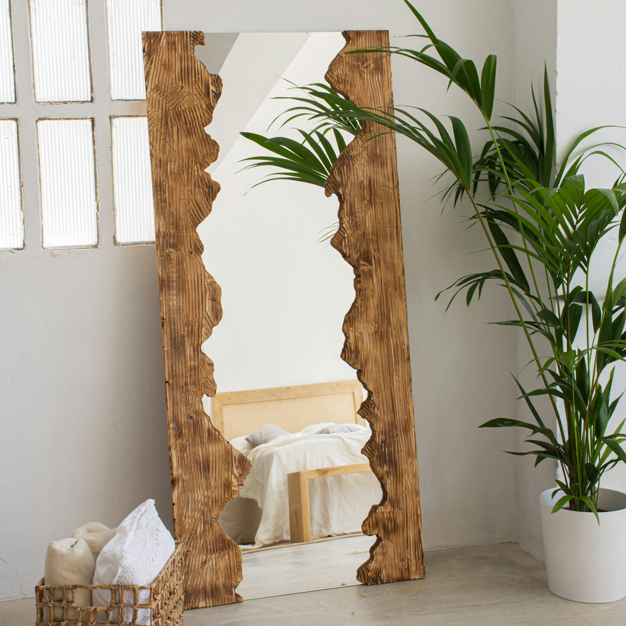 SALJEN - Miroir en bois grand conception irrégulière 164 cm