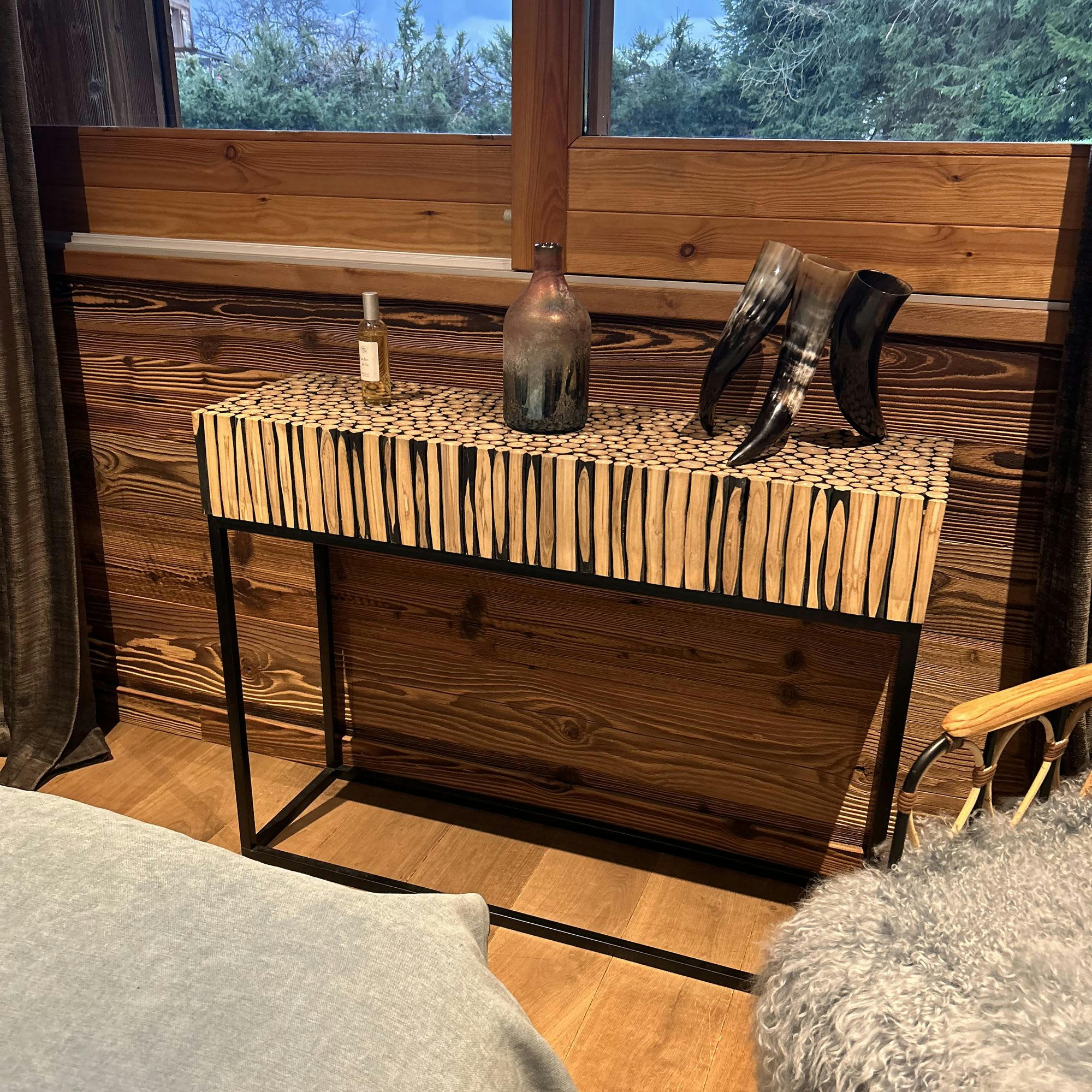 TAHAA - Console en métal et branche de teck