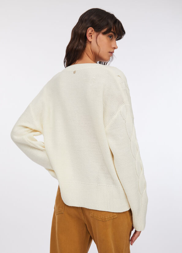 Maglione in lana a trecce