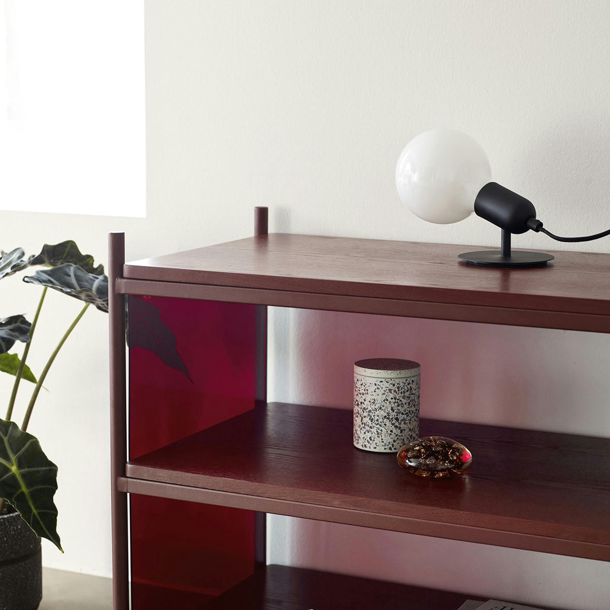 AUDIO - Lampe de table en fer noir
