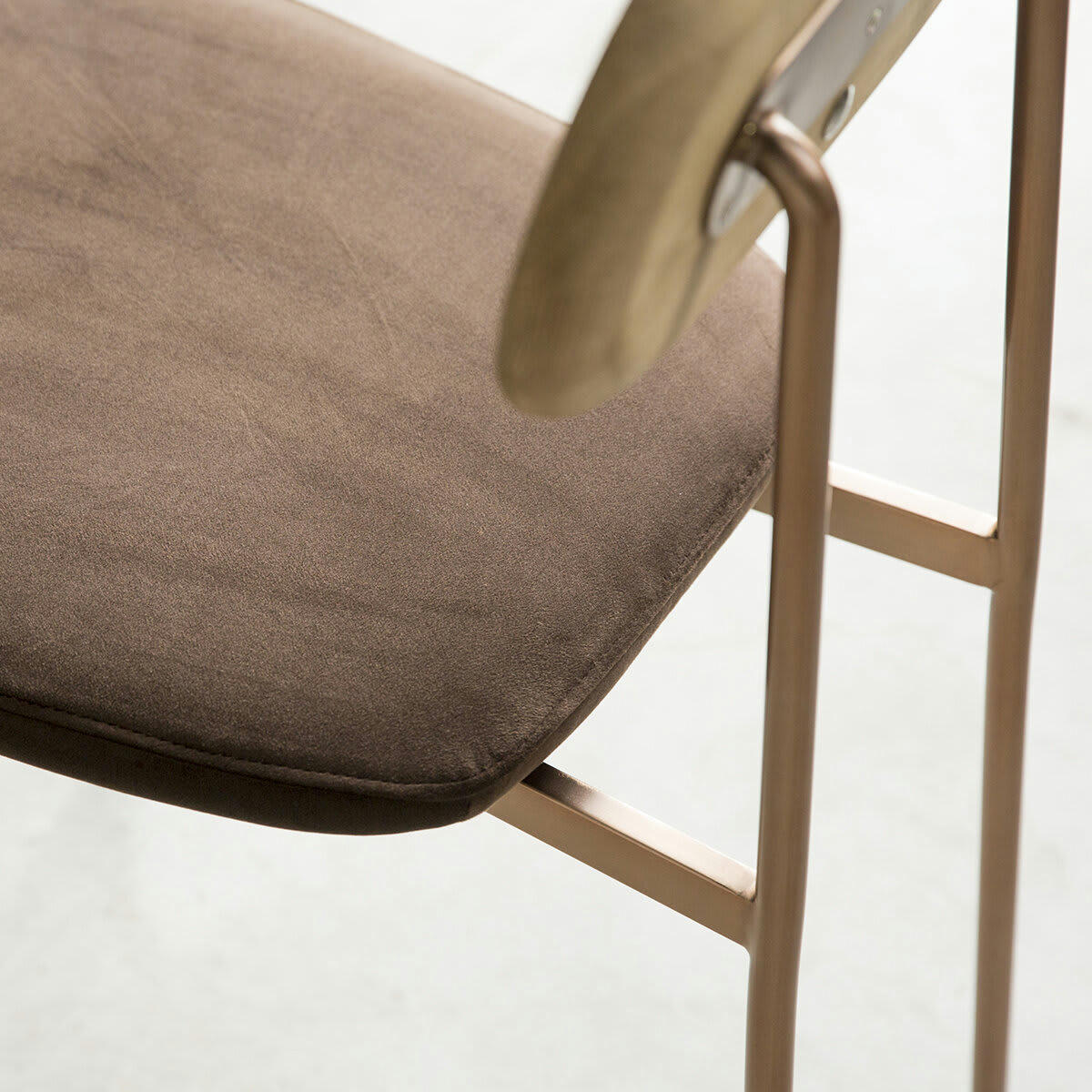 YUTAPI - Chaise brown en chêne