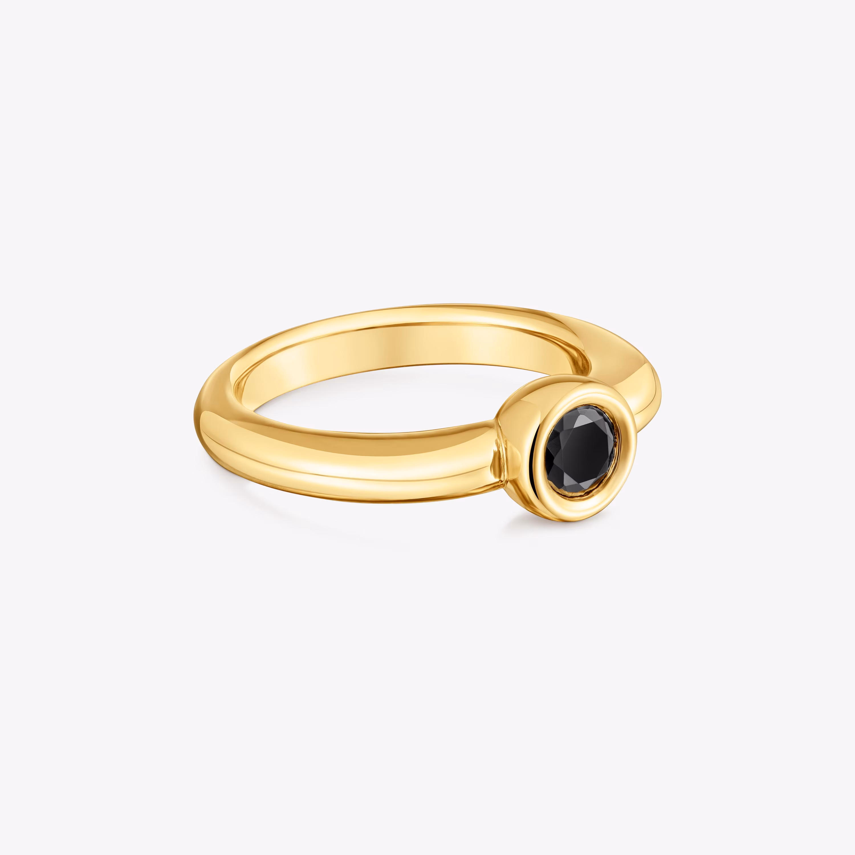 Anillo ancho con baño de oro 18 kt sobre plata y espinela negra Line