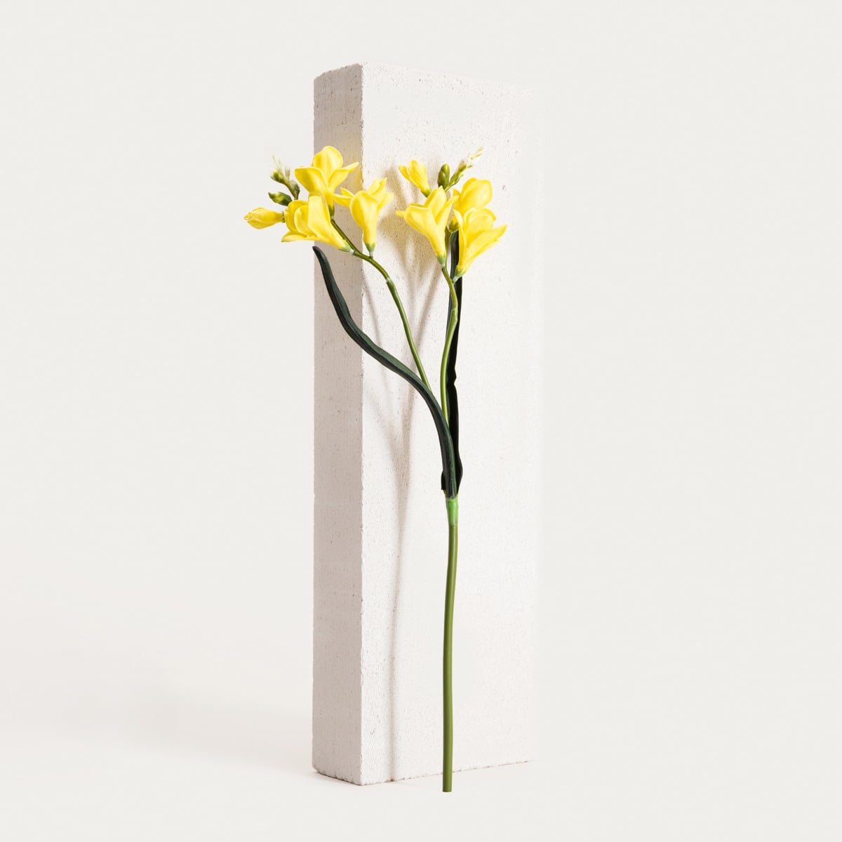 Gałązka sztuczna FERSIA frezja żółta 58 cm