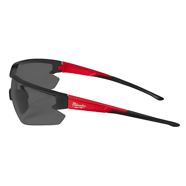 Lunette de protection teintée Milwaukee 4932471882 pour un confort optimal