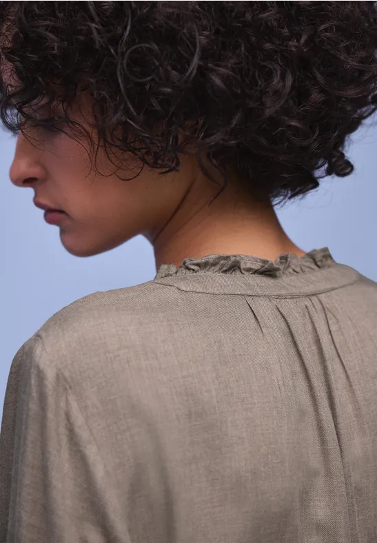 Bluse mit Rüschendetail